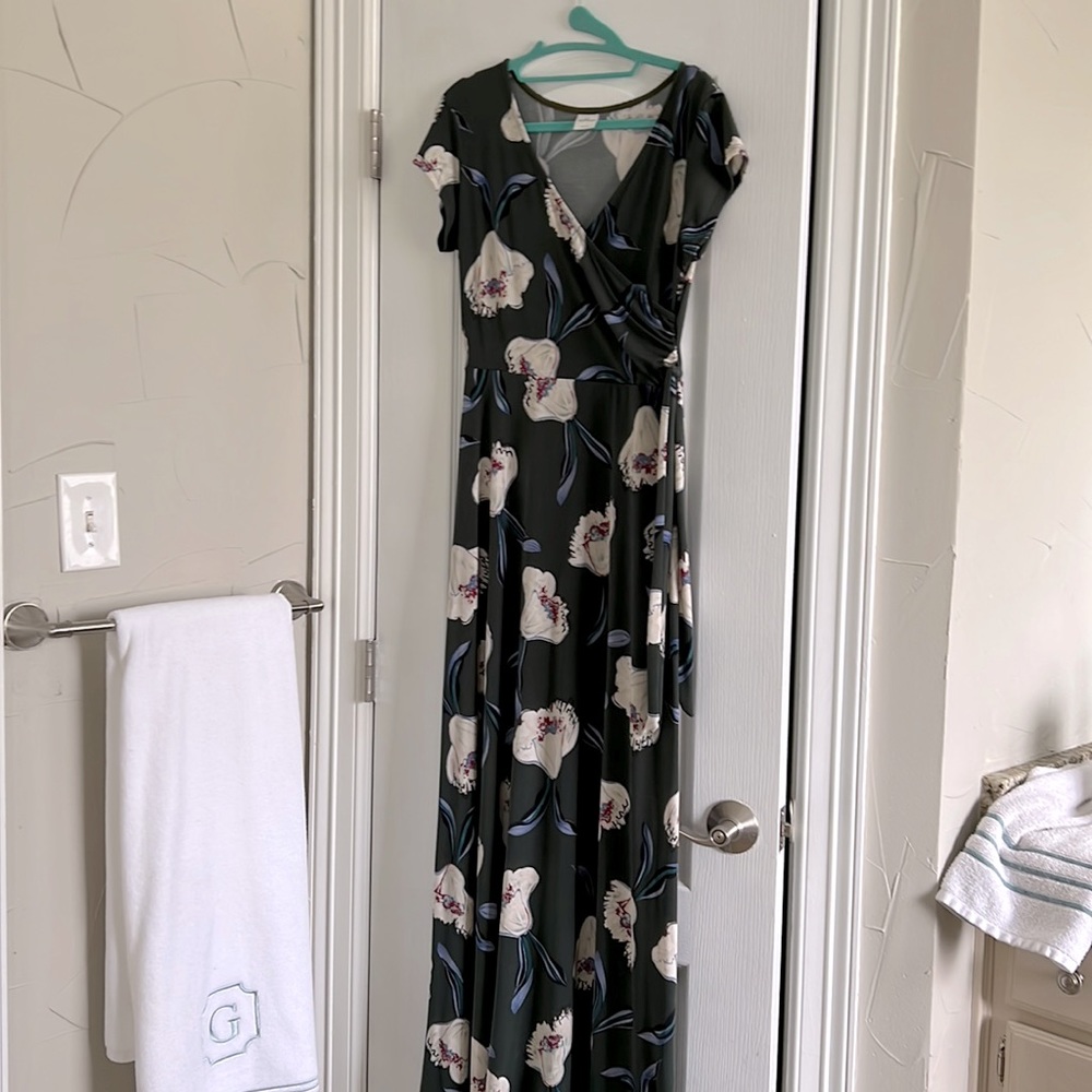 Beautiful green floral maxi dress